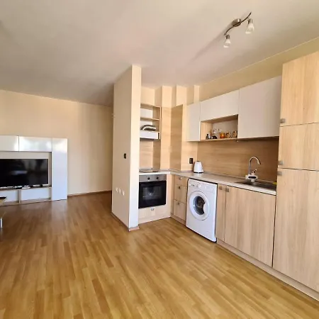Sunlight Delight - Underground Parking Included In The Price Apartamento Sofía
