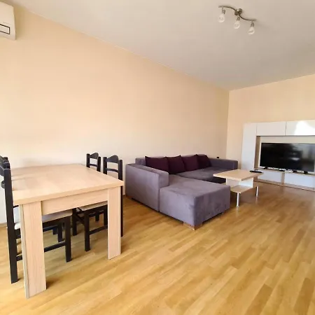 Apartment Sunlight Delight - Underground Parking Included In The Price Sofia
